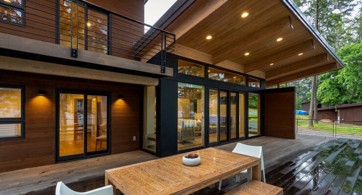 The home from outside, Hayden Lake