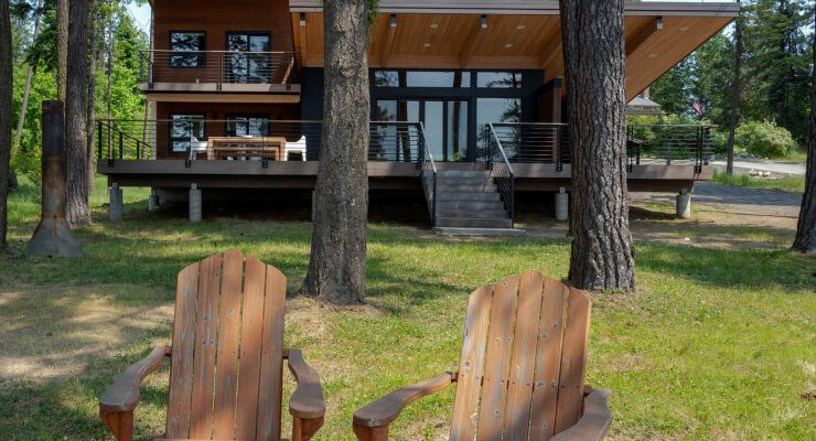 The home from outside, Hayden Lake