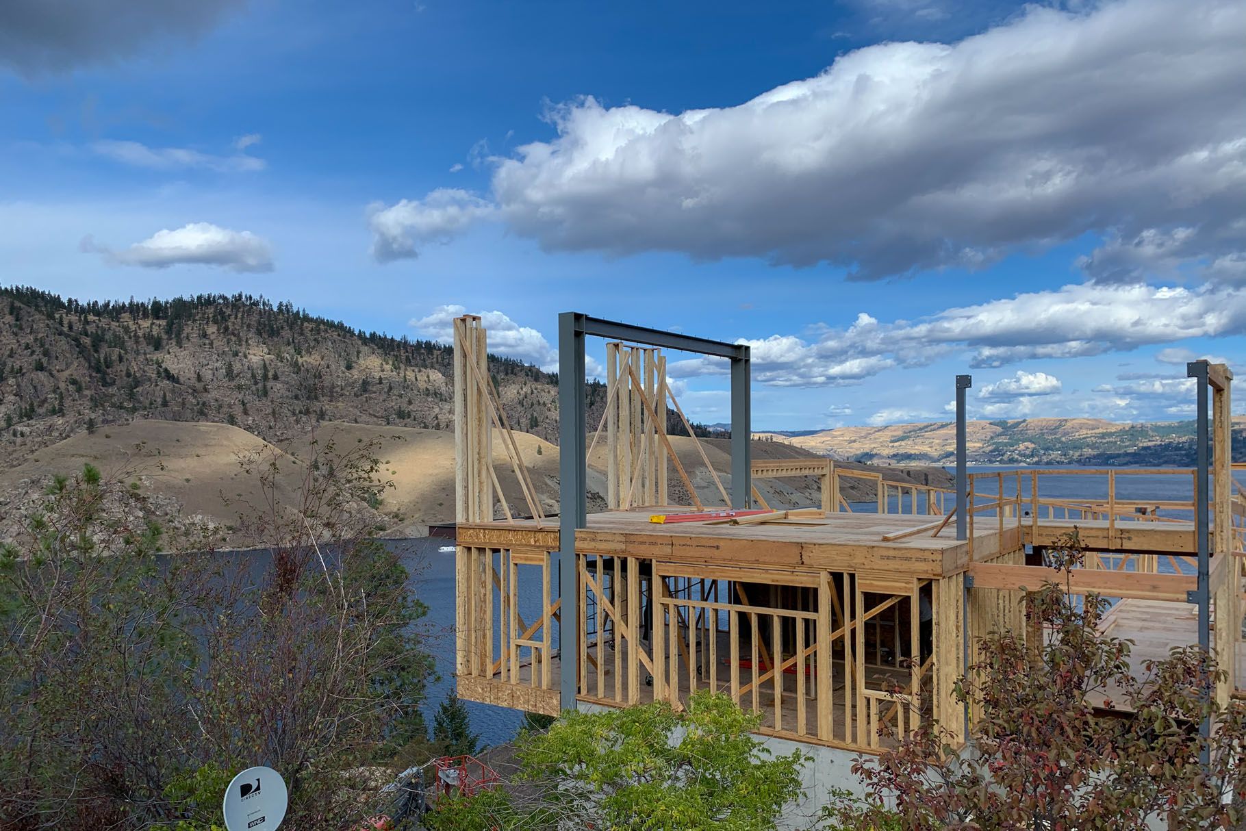 Framing with the lake behind, Roosevelt