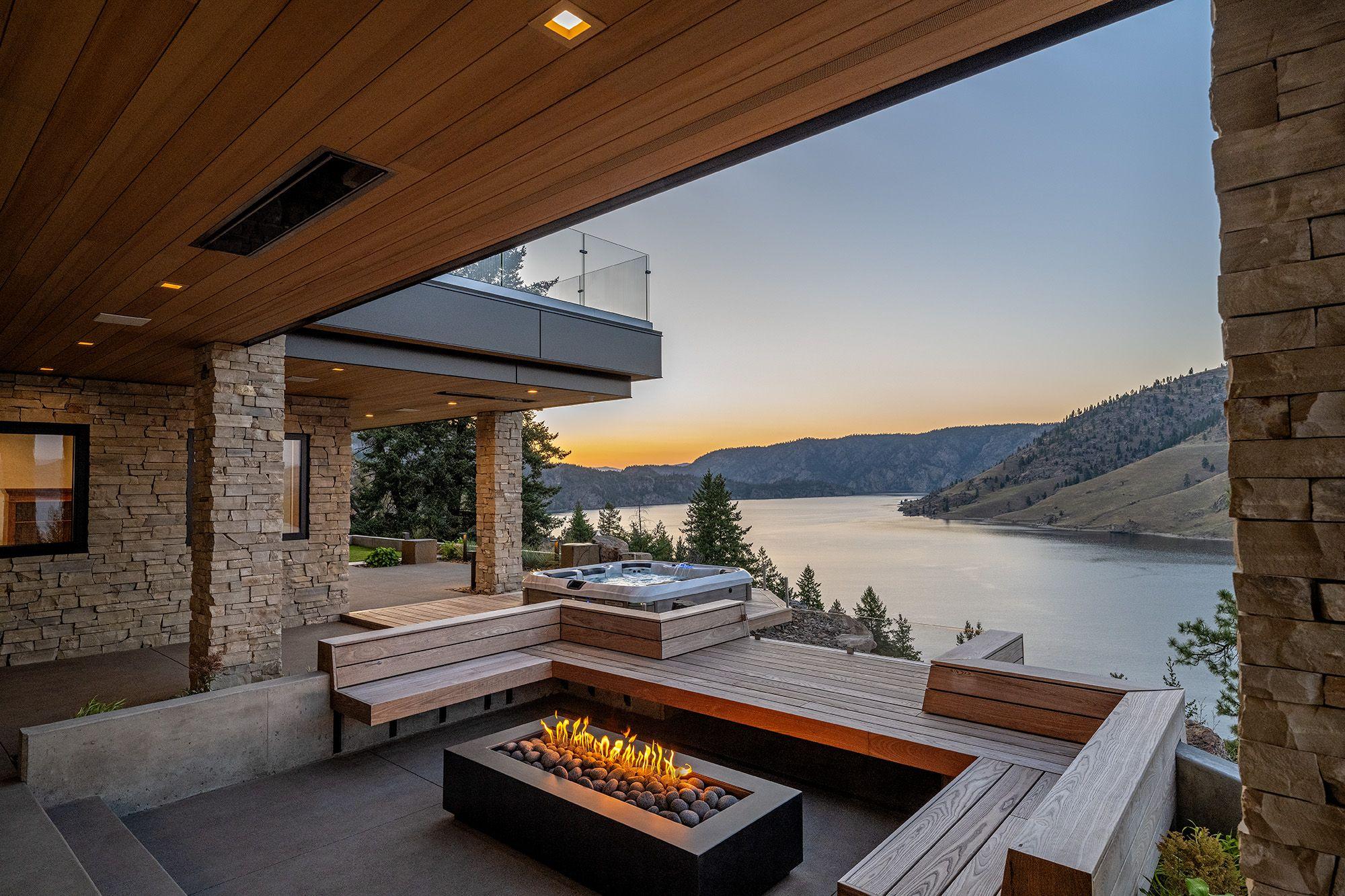 Outdoor kitchen and fire feature overlooking the lake, Roosevelt